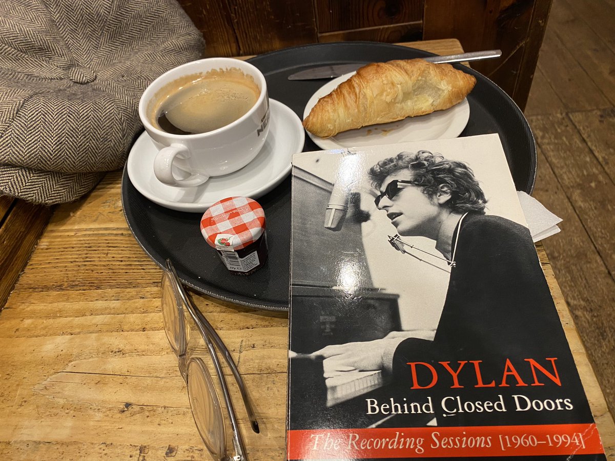 Found one I don’t have!😎#BobDylan #KeepReading 📚