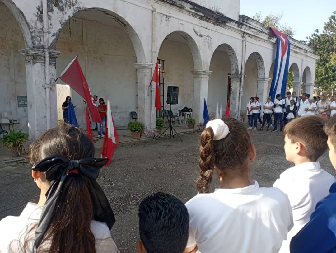 sua21848700's tweet photo. #Cuba no olvida su historia. #EstaEsLaRevolución https://t.co/UnppgWdnbd