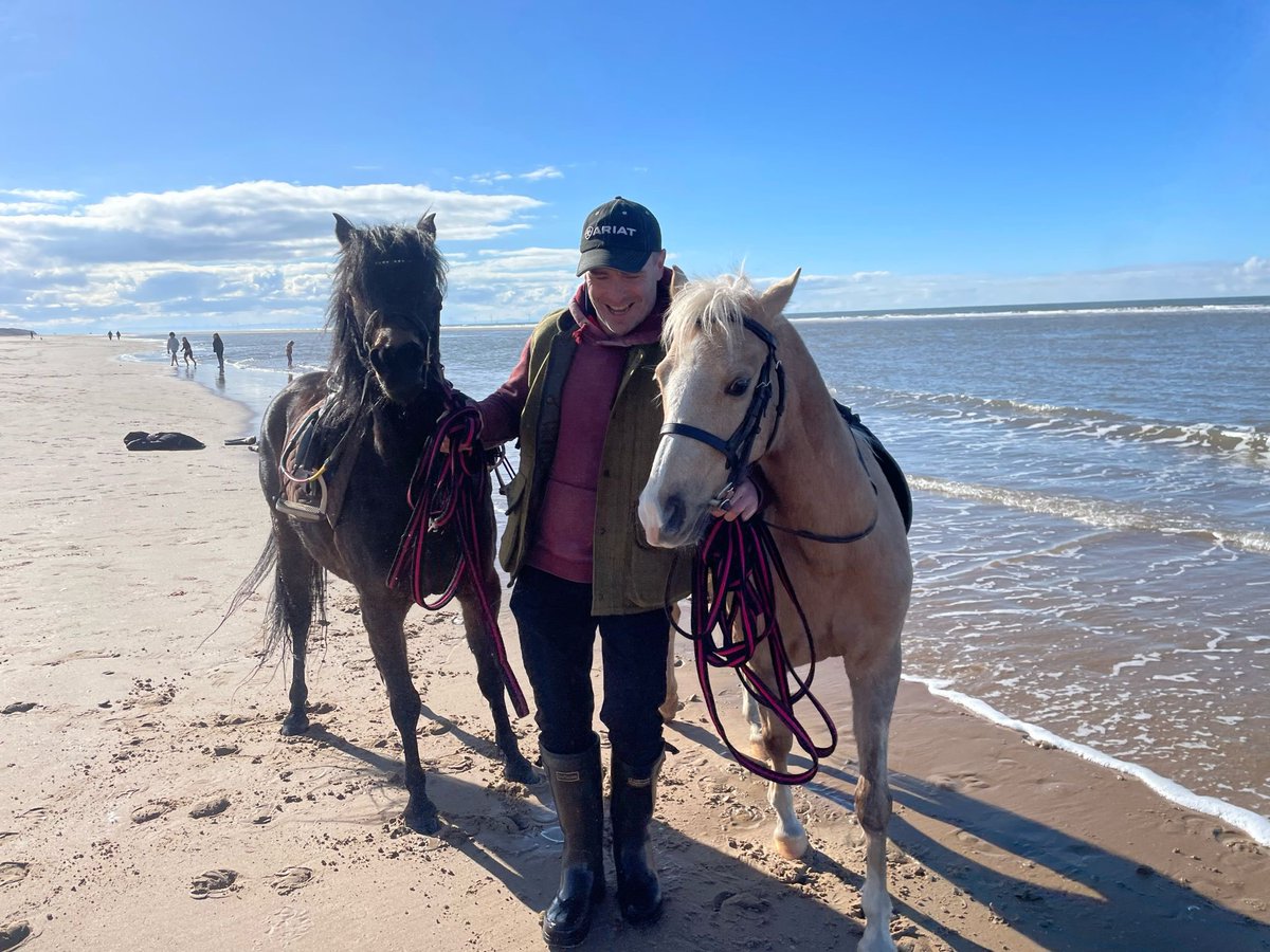 The seaside with the little shits… and the ponies 🤷‍♂️