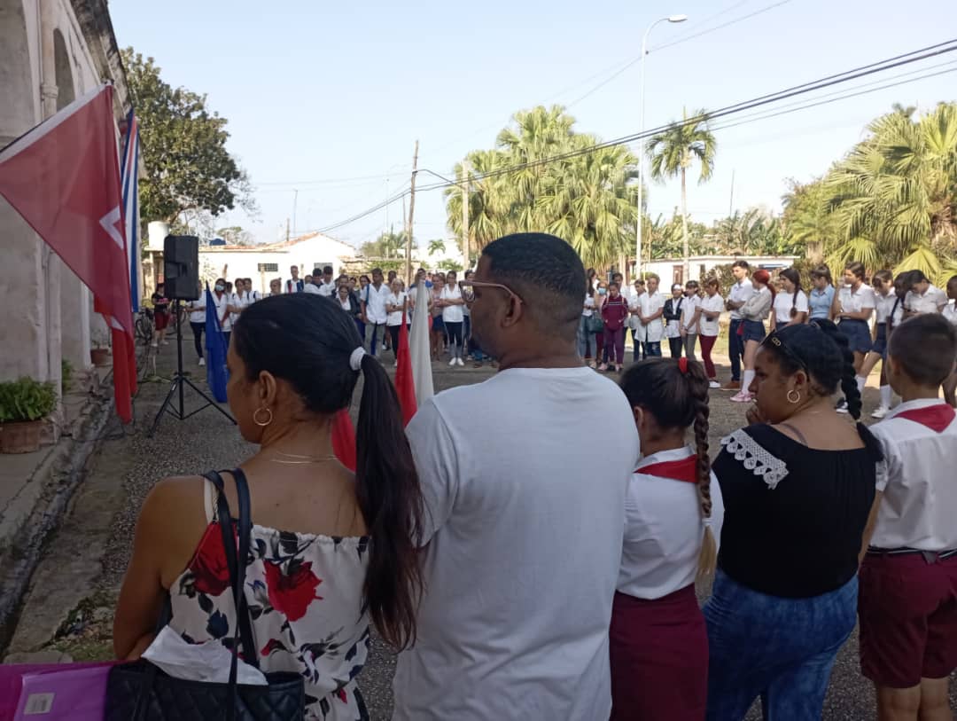 sua21848700's tweet photo. #Cuba no olvida su historia. #EstaEsLaRevolución https://t.co/UnppgWdnbd