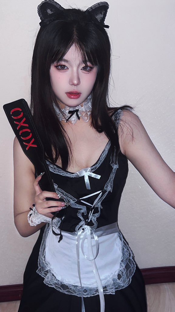 shaqima1010's tweet photo. 爬过来挨打 https://t.co/ouJloJC1pI