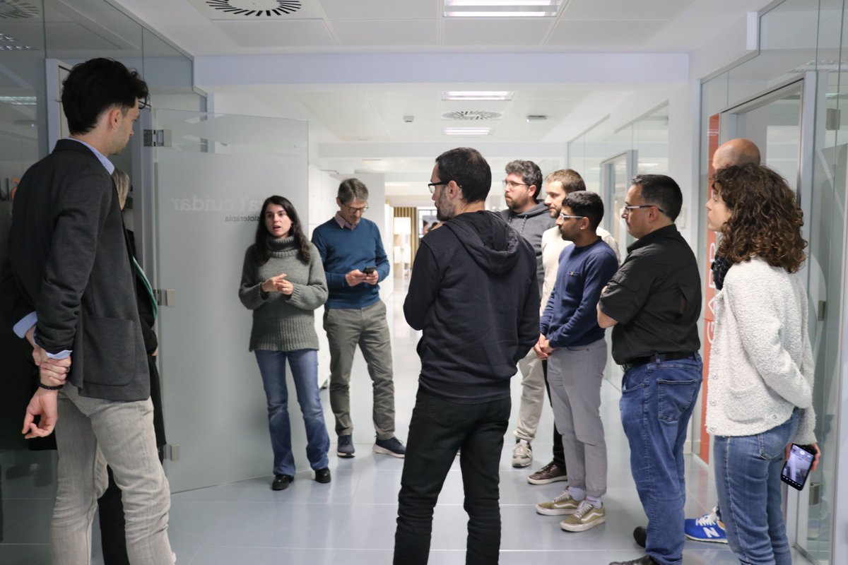 suaracoop's tweet image. 🖥️Suara Cooperativa ha acollit una reunió del @m4_social, un clúster d&apos;innovació social de la @Taula3sector, orientat a millorar la vida de les persones a través de la tecnologia.

👣 Després, han fet una visita pel #LivingLab #SocialDigitalLab on han pogut conèixer els projectes…