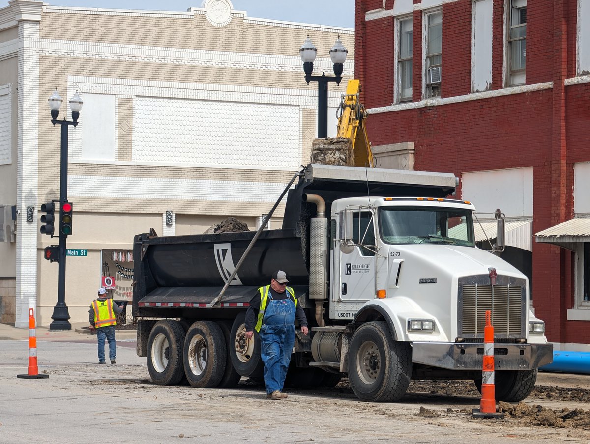 Utility work continues on 6th Street ahead of the corridor's total reconstruction -- be mindful of temporary road closures as contractors cross main intersections!