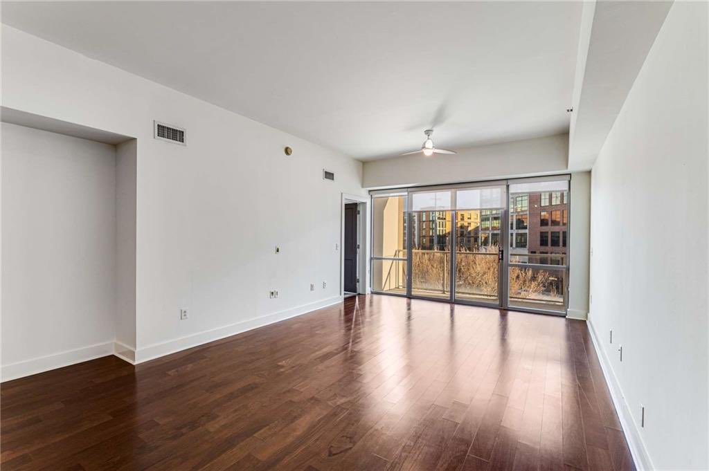 AJReel1's tweet photo. West Midtown, Atlanta 📌
1 bed/1 bath condo unit ⚡️
940 sq ft
Walk across the street to The Interlock, and Westside Provisions District 🔥
For Lease: $2400/mo 
•
Contact for more details! ⬇️
AJReel@ten91re.com 📧 https://t.co/KKrIi88mjx