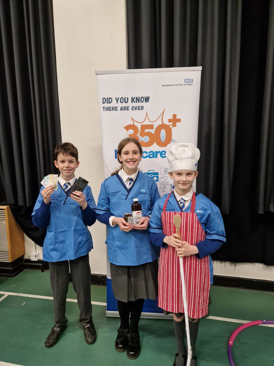 The team have enjoyed a fantastic time at the Basingstoke #STEM fair today, with lots of fun and engaging ways to help the students discover the wealth of NHS careers we have (with a bit of dressing up too!) Thank you @EBPSouth for another great day! #BSW2024 #NHScareers