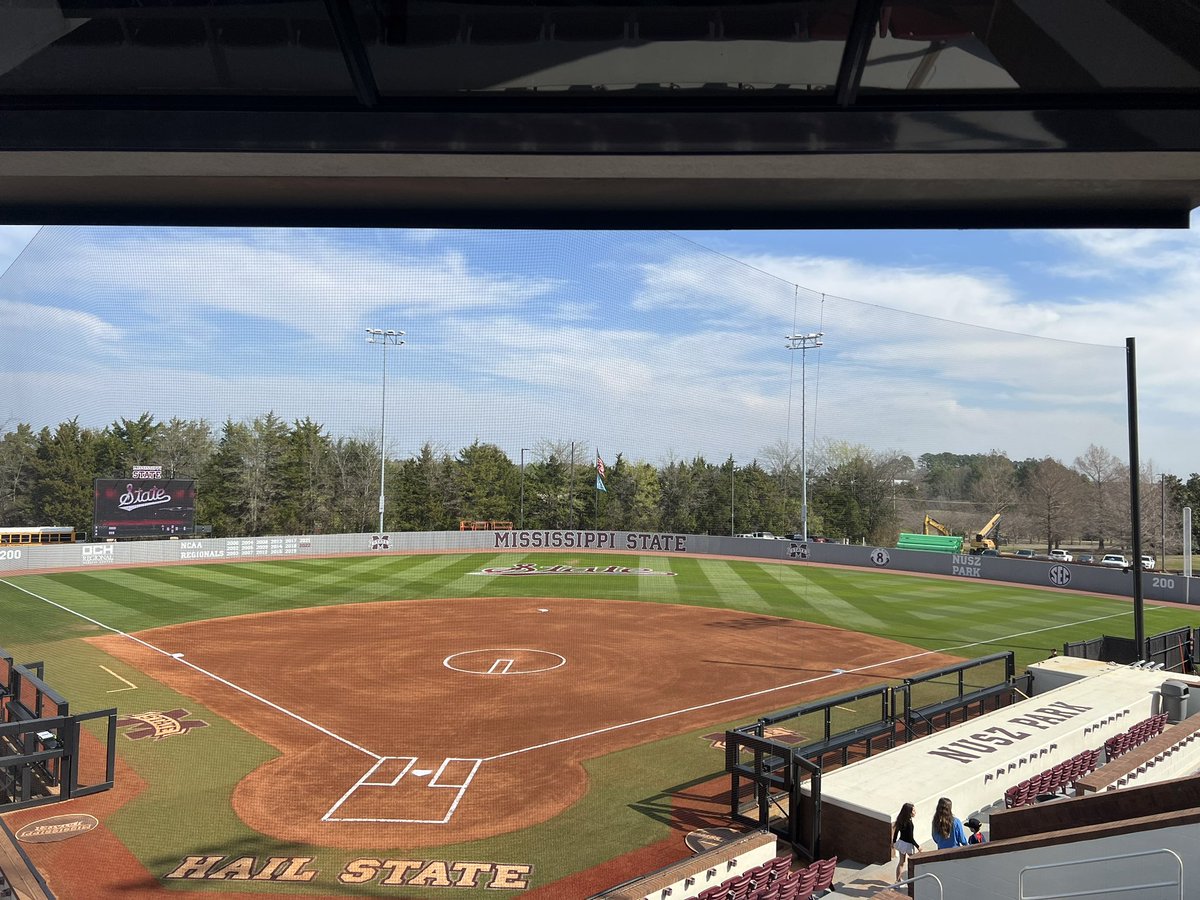 MrCoachTbratt's tweet photo. That dude @paypay_51 got the yard dialed in!  👏🏻👏🏻👏🏻

Big week starts tonight at Nusz Park at 6:00!

#hailstate https://t.co/knYJHpgHVU
