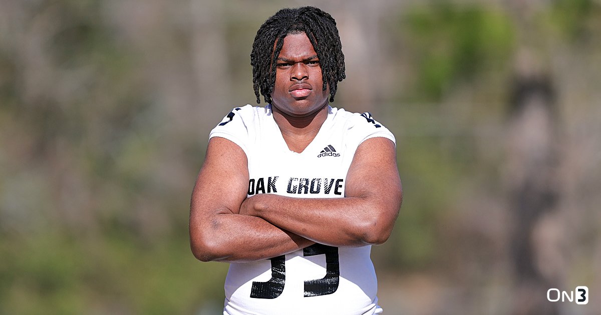 Let's take a look at the top defensive line targets for Ole Miss in the 2025 class. @OMSpiritOn3 has the latest intel on the notable prospects to know on3.com/teams/ole-miss…
