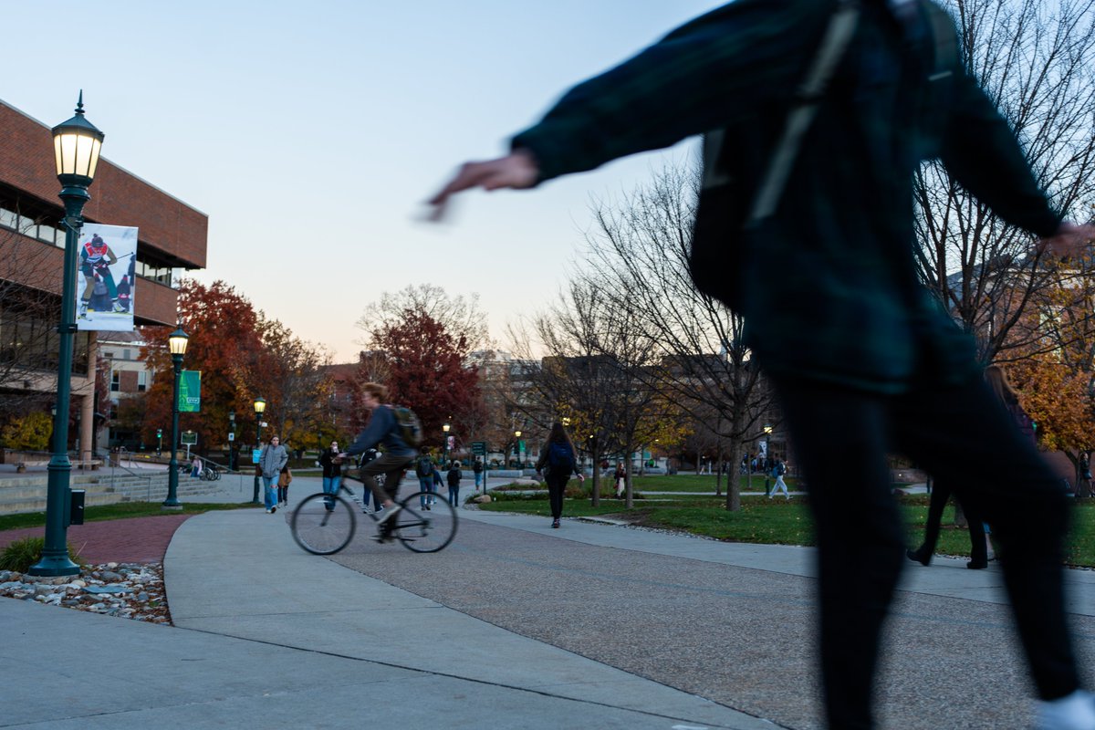 UVM_Libraries's tweet image. You're not here 😢, but we still are!

Connecting from off-campus is easy. Find online resources including ebooks and audiobooks for pleasure reading.

Click the link in our bio to explore.

#SpringBreakReading #WarmerWeather #UVMLibraries