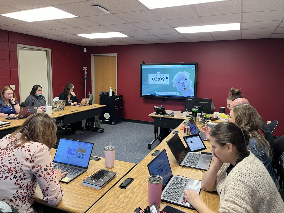 arnoldtimw's tweet photo. Day 4 In Person with the @RCSLearn Blended Learning Cadre! Workflow Shifts 6 & 8 from The Shift To Student-Led. With @Joani_Miller1 @Jeremy__Hill #Learningbyleading https://t.co/vVdvSxHqry