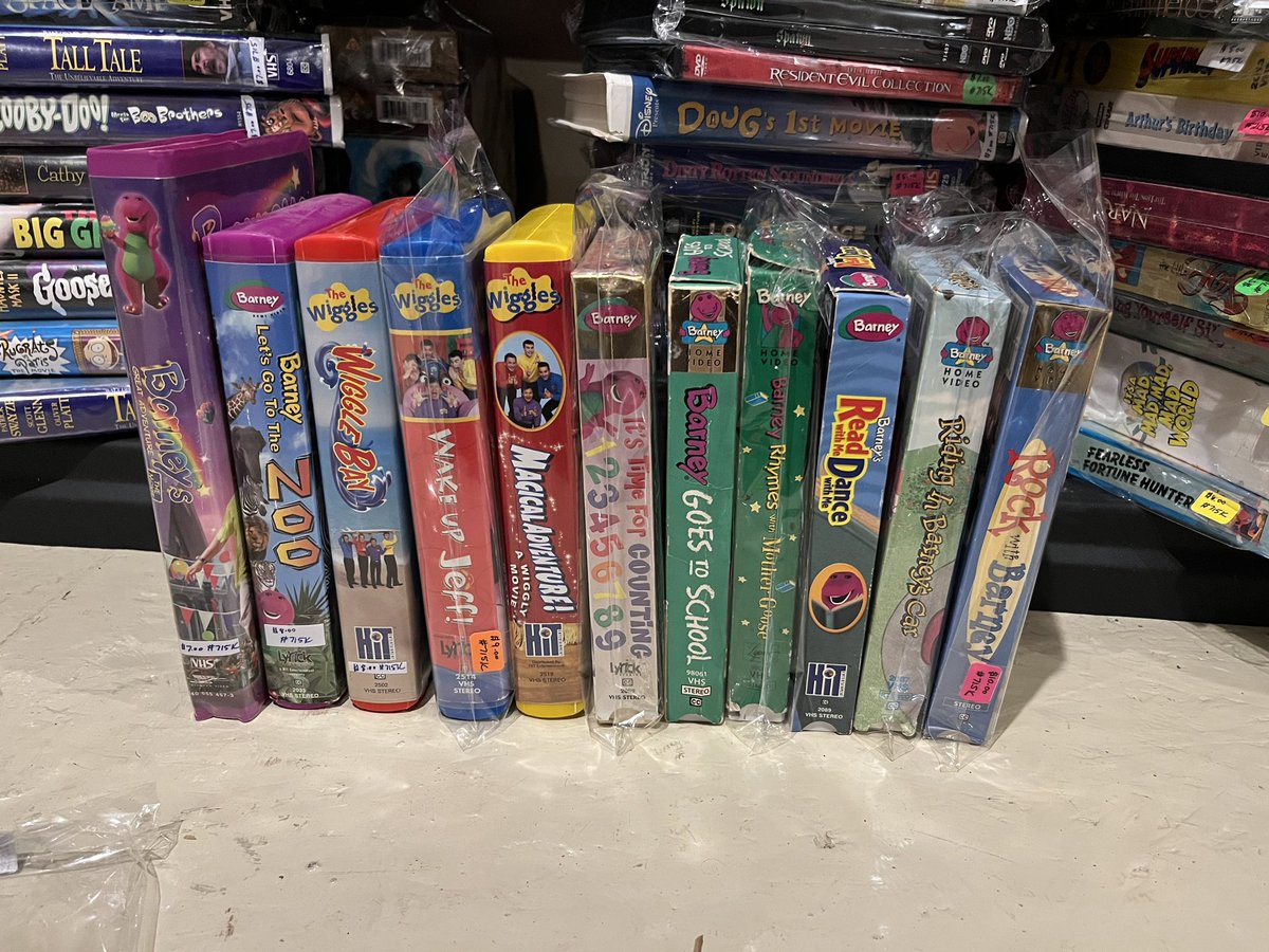 Wiggles_Barney's tweet photo. The Highway Pickers Antique Store near me is PACKED. Oh if only the vendor didn’t over price the tapes…I did get a few tho since the booth was 20% off https://t.co/aSh4NdKxNa