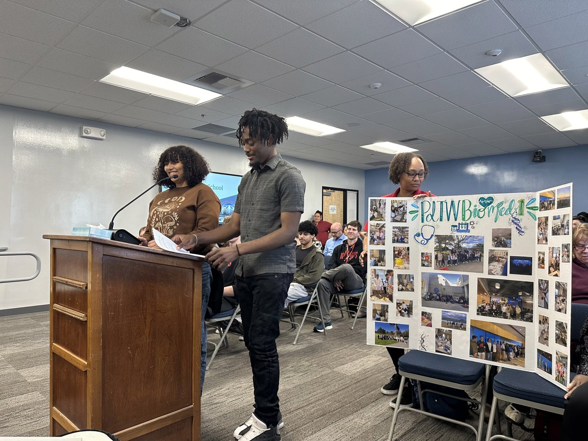 Yesterday at the GCC Board meeting, the board celebrated the success of the @Futures14580014 athletics teams and listened to an engaging presentation from student body president Jayla Boakye-Donkor and student-athlete Edward George. #gcc_charters #GCCLevelUp #ElevateOurImpact