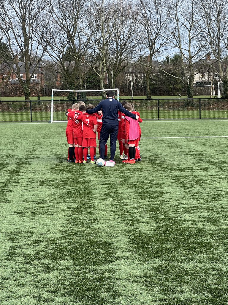 Braniel 2 - 0 St Patrick’s

An outstanding team performance. Goals coming from Jaxson (Y5KB) & Zach (Y6PG). We now have a semi final to look forward to! Mr J is very proud of you all, boys!

Thank you @rosarioyfc for allowing us to use your great facilities.

#TeamBraniel💙⚽️