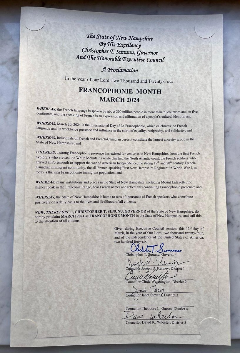 🎉 Le gouverneur @ChrisSununu proclame le mois de mars 'Mois de la Francophonie' dans le New Hampshire ! Très belle cérémonie, aux côtés de la communauté francophone du New Hampshire. #FrancophonieNH 🌲