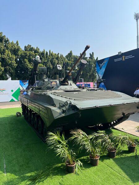 BMP-2 Indigenous Upgrades ‼️

MoD Signed Contract with AVNL, India for Upgrade of 693 BMP-2 to BMP-2M. This includes Night Optics, Gunner main Sight, Commander Panoramic Sight & Fire Control System (FCS) with Automatic Target Tracker via IDDM 🇮🇳

AVNL will Produce armament…