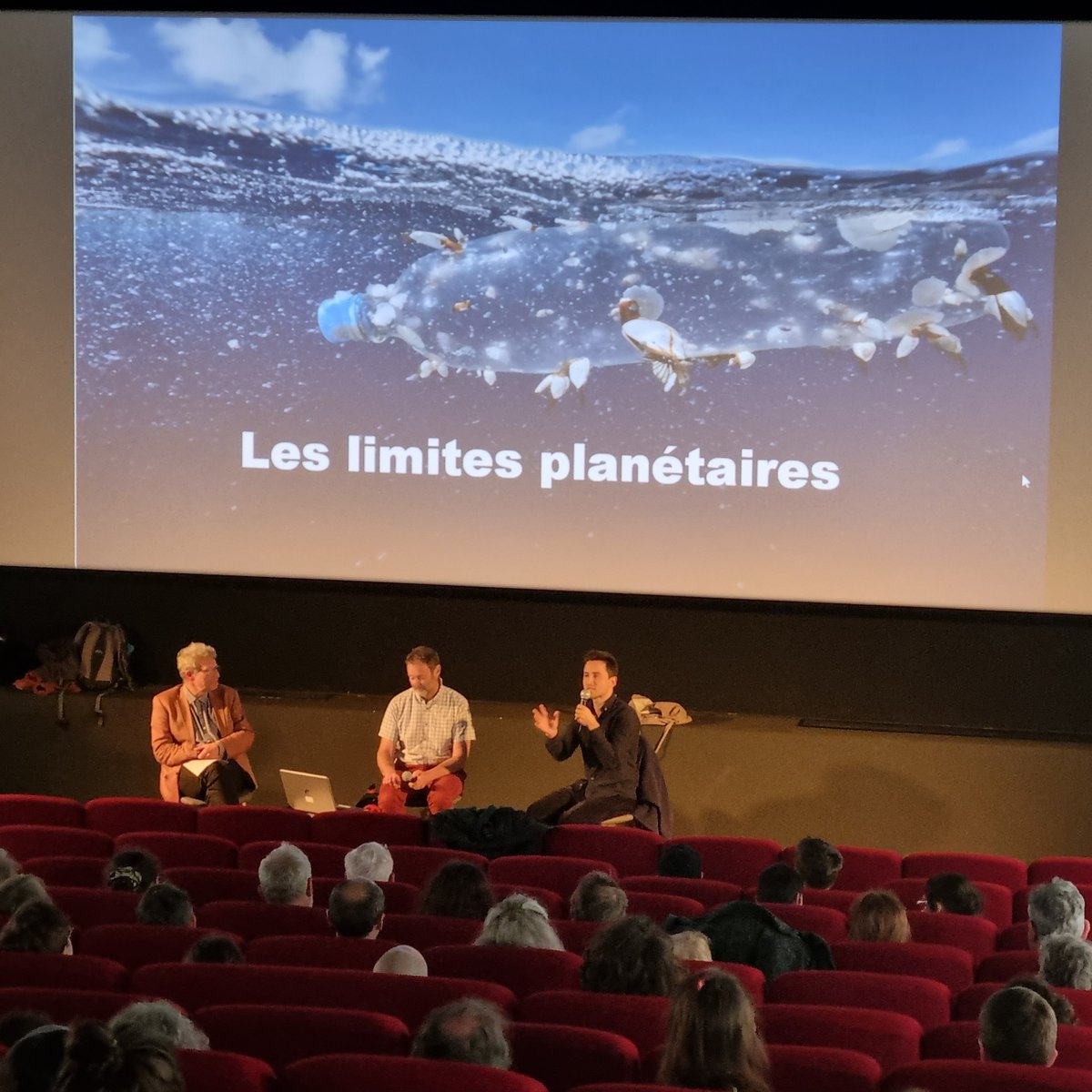 Encore merci 🙏 à Thomas Wagner <a href="/BonPote/">Bon Pote</a> et Christophe Cassou <a href="/cassouman40/">Christophe Cassou</a> pour cette belle Soirée de l'Environnement sur "Les limites planétaires" organisée par <a href="/OSU_EFLUVE/">OSU-EFLUVE</a> aux Cinémas du Palais @VilleCreteil

<a href="/UPECactus/">UPEC</a> <a href="/CNRS_Villejuif/">CNRS Île-de-France Villejuif</a> <a href="/CNRS_INSU/">CNRS Terre & Univers</a> <a href="/laboLeesu/">leesu</a> <a href="/univ_paris_cite/">Université Paris Cité</a>