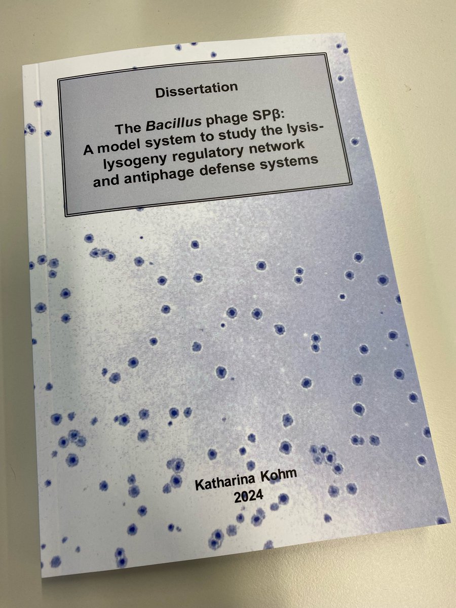 CommichauM's tweet photo. New fantastic doctoral thesis received with a wonderful envelope! @phagefluencer #SPbeta https://t.co/AW5wH5ZyGq