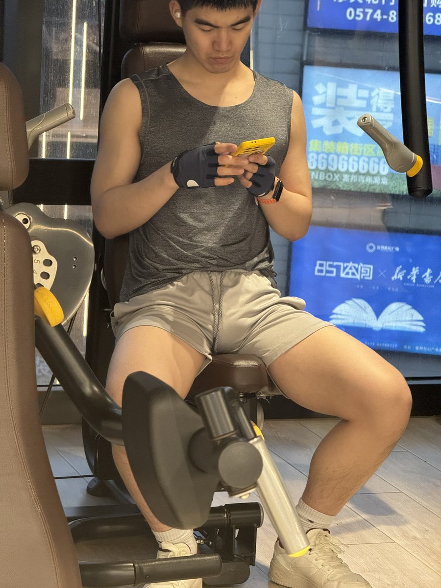 BigHsj's tweet photo. 🆘 好帅 实在是很难忍住不偷拍 爱住了 https://t.co/JSEGLS8CSO