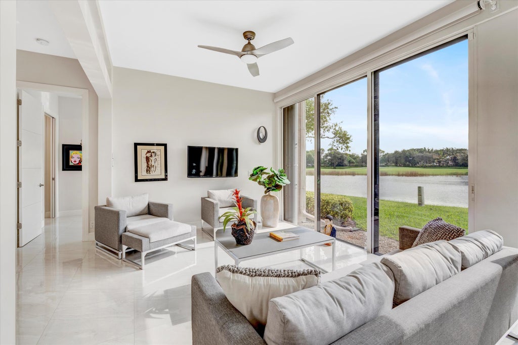 LangRealty's tweet photo. 📍Boca Raton, FL

Equal Housing Opportunity
Offered at $950,000 by Tripta Chawla -- 561.703.7733

For more information, please visit https://t.co/CCTpUBgqOT

#langrealty #listwithlang https://t.co/H6j9SyVhWD
