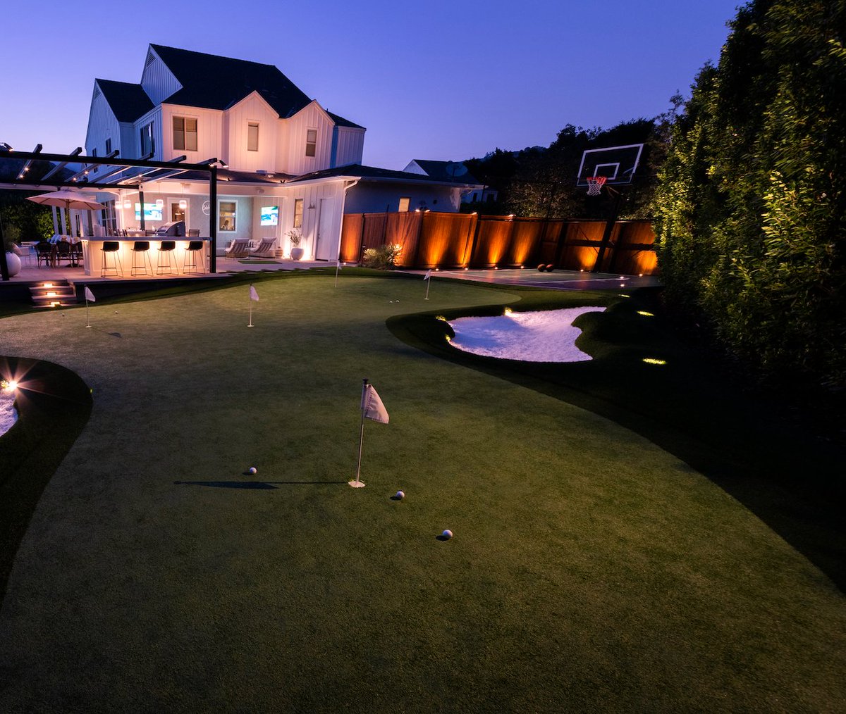 TannerLShepard's tweet image. Play all day, night, and weekend! We are taking backyards to another level. Family fun for everyone!  #syntheticturf #puttinggreens #landscapearchitecture