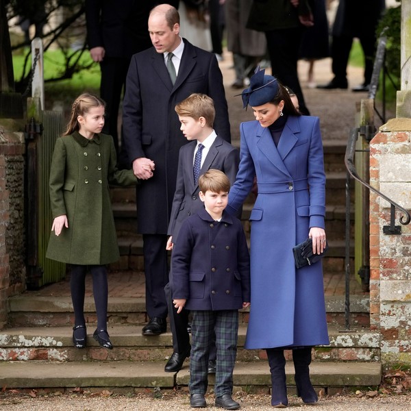 MarianaGU96's tweet photo. Bueno como me creo el FBI y me encanta lo de Kate Middleton, recopile todo lo que está pasando y las múltiples teorías para que sea más fácil seguir todo. 

como ya sabemos la ultima vez que la vieron fue el 25 de diciembre en la iglesia con sus hijos y esposo. https://t.co/hLXsOsMhkb
