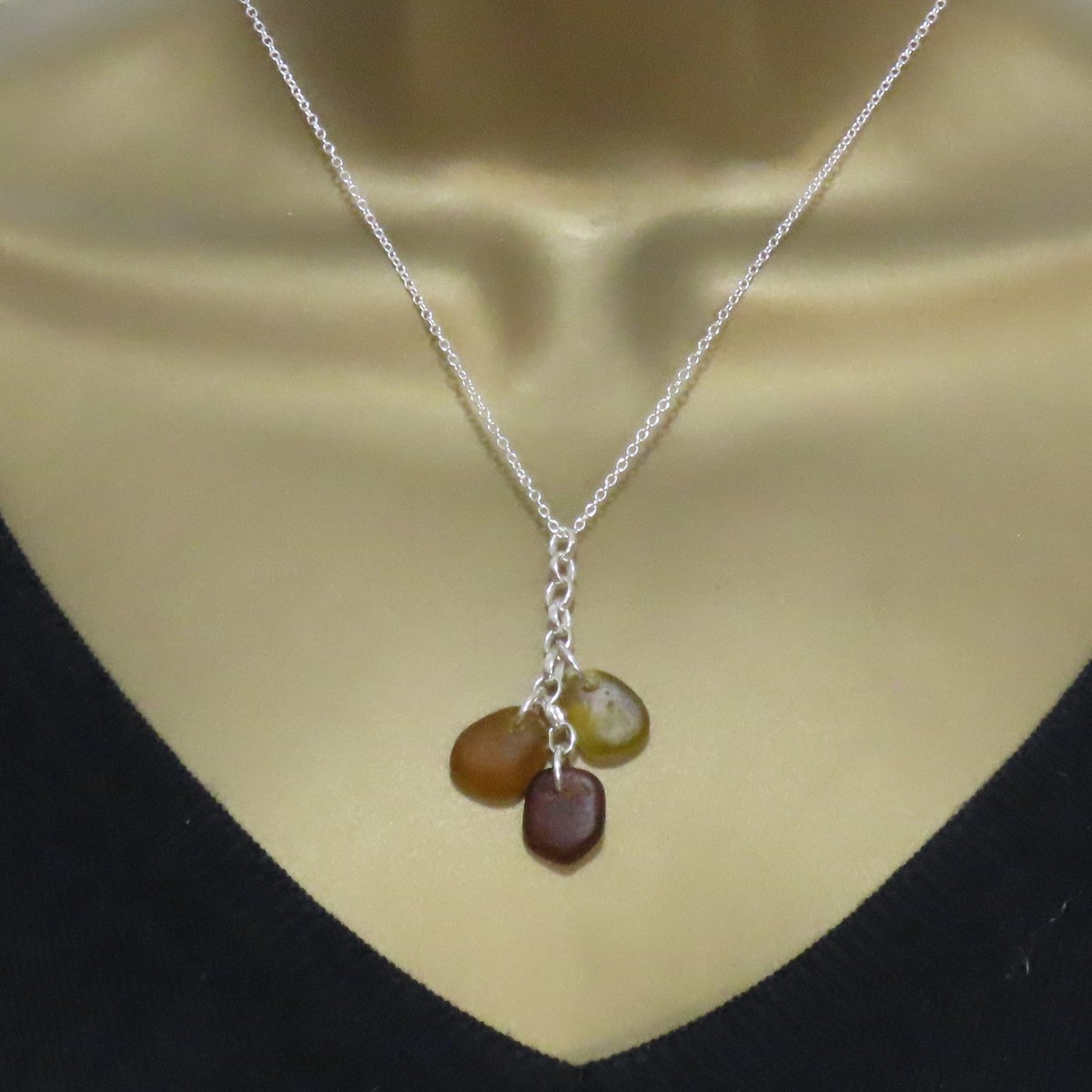 Citron, Peridot and Caramel Sea Glass Cluster Necklace KYRA... thestrandline.co.uk/ourshop/prod_8… #elevenseshour #MHHSBD #SBS #Wednesdayvibe #giftideas #shopindie
