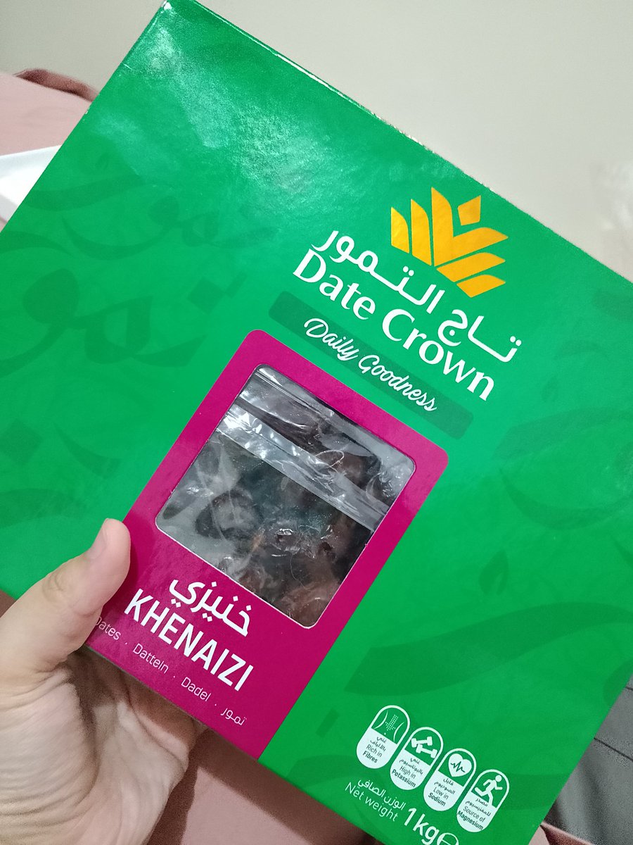 xcecillia_55's tweet photo. Agak heran dengan yg ga suka kurma termasuk adek gw😭😭 padahal seenak itu
Aku selalu beli 1kg kurma ini tiap tahun. Tipe kurma basah tp manis nya ga bikin enek.
Awal ketemu doi di indomaret.
😎😎 No endorse guis mmng seenak itu
#datecrown #kurma https://t.co/3CN4u9eHXJ