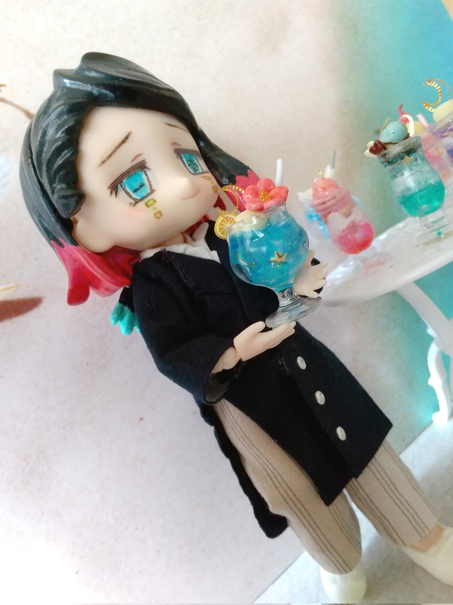 sunofuredoll's tweet photo. #見た人強制自己紹介
名前  ユキア
年齢  永遠のX歳に憧れる内に実年齢を忘れる　
誕生日　11月27日
視力  👓時 2,0
身長  165cm
カテゴリ  社/畜/腐/女子  
趣味  小さなドールの世界構築。色々創ります。
ひと言   最近🍙語がちょっと解るようになってきたんですよ😊 https://t.co/7cBV7Cummw