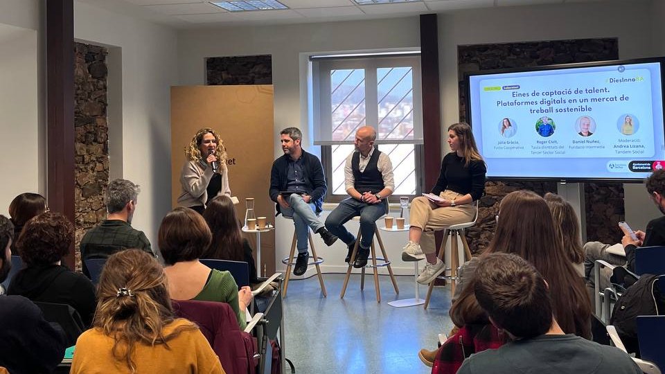 🗣️Avui, Laboratori de #DiesinnoBa dedicat a les eines i estratègies per captar talent a l'#ESS, presentant les plataformes digitals <a href="/UpmeUp/">UpmeUp (cuenta de X inactiva, estamos en Bluesky)</a>, #POTS i #IntermediaJOB amb <a href="/FactoCoop/">FACTO cooperativa</a>, <a href="/Taula3sector/">Taula Tercer Sector</a>  i  <a href="/intermedialabor/">Intermedia</a>.

⏺️Aviat, tindrem l'enregistrament de la xerrada al web!