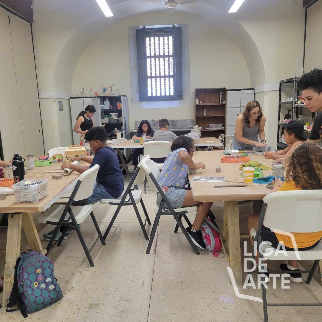 👧👦 ¡Pequeños artistas en acción! A través de los talleres de la Liga de Arte, niños y niñas despiertan su creatividad e imaginación y adquieren destrezas que les servirán para toda la vida. 

Las clases comienzan el 2 de abril. 🎨 ¡Matrícula abierta! 💻  ligadeartesj.org