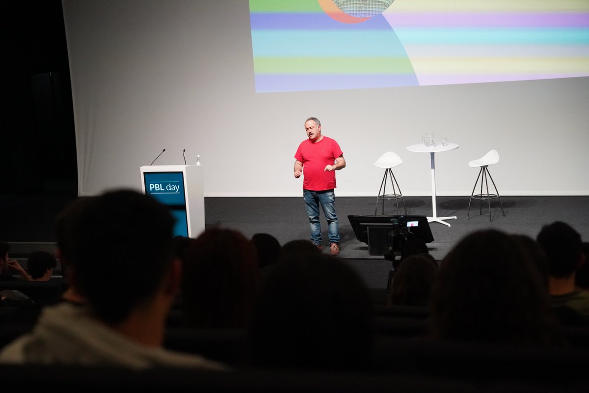 MU_gep's tweet photo. Iker Galartza, pailazoa, aktorea eta gidoigilea da eta #PBLday-n hitzaldia ematera gonbidatu dugu.

Jarraitu zuzenean 👉 https://t.co/jyzCGEpeE3

#PBLday @MUnibertsitatea https://t.co/canacZ7OXR