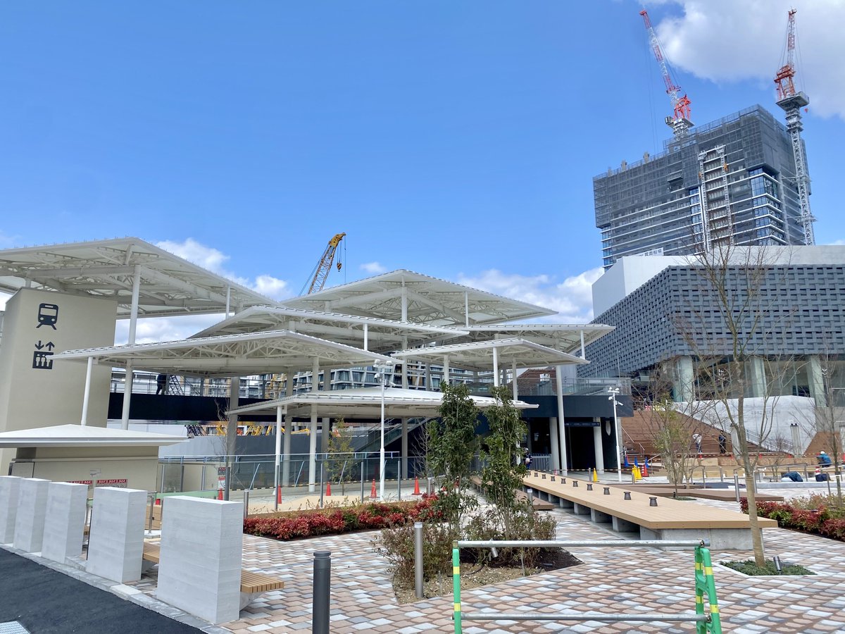 enjoy_expo's tweet photo. 箕面船場阪大前駅の駅前広場はほぼ完成していました #箕面延伸まであと10日 https://t.co/bTnpUOiPqI