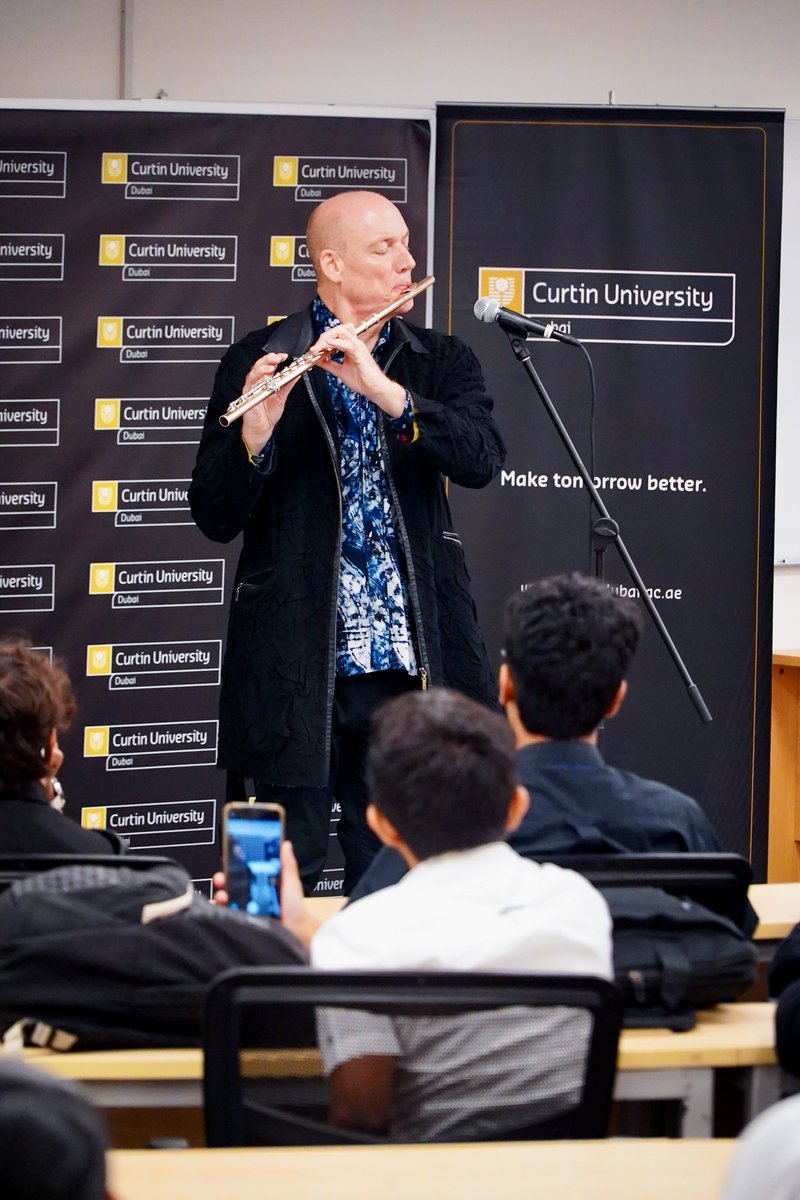 wouterkellerman's tweet photo. Transforming dreams into reality, one note at a time. 🌟 It was an honour to speak and play at Curtin University Dubai. @curtindubai
#FlutePlainter 🎶🎶
#WouterKellerman #CurtinDubai #CurtinUniversity #MakeTomorrowBetter #CurtinSpeakerSeries #DubaiUniversity #UniversityTalks https://t.co/T91r3MdcgH
