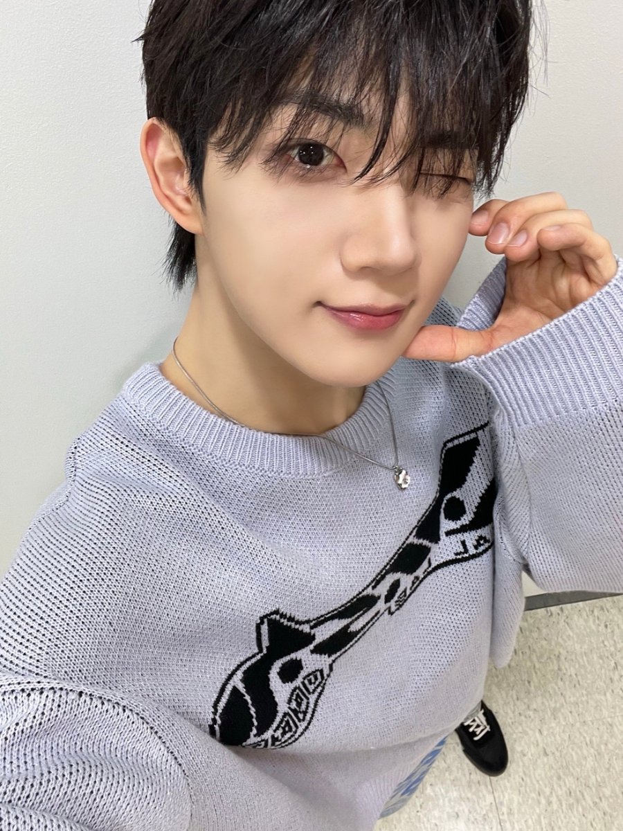 TPST__official's tweet photo. [📸TEMPIC]

24.03.13 #주간아이돌

🤍오늘의 템페스트🖤

#TEMPEST #템페스트
#TEMPEST_Voyage #LIGHTHOUSE
#한빈 #형섭 #혁 #은찬 #LEW #태래 https://t.co/e57XwlJ1K2