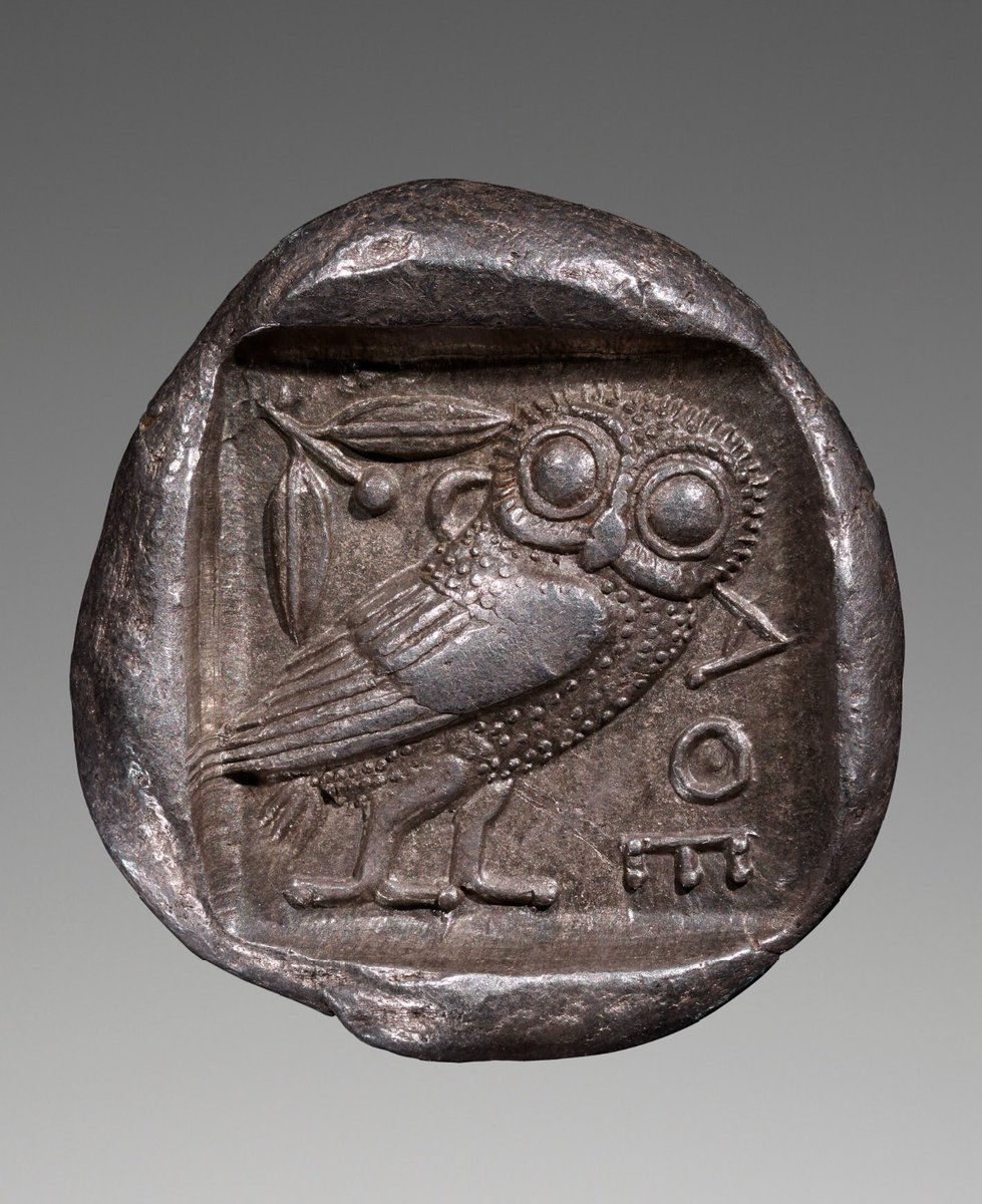 Owl of Athena! 🦉❤️  Silver coin (tetradrachm) minted in Athens c. 475-465 BC.

Photo Getty Museum getty.edu/art/collection…

#ReliefWednesday
#Archaeology
