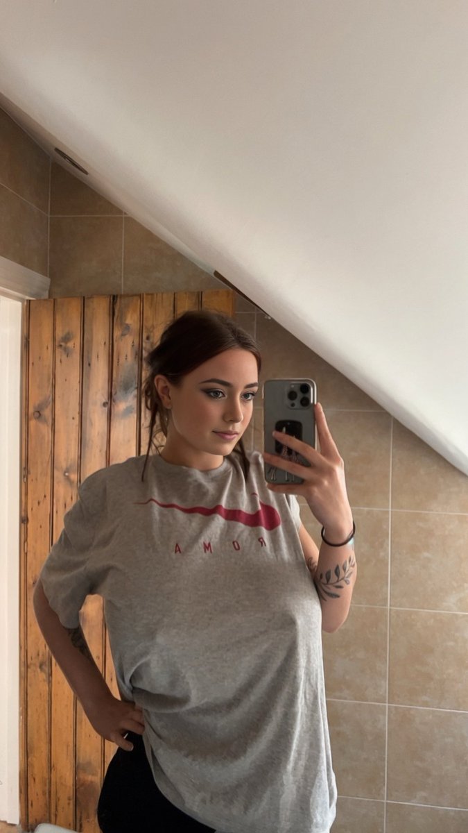 Brooke Mills tweet media