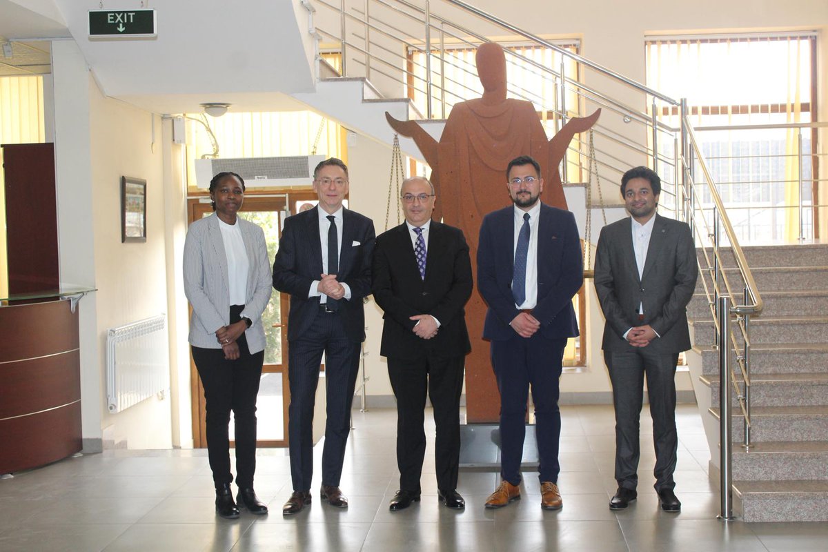 NurembergAcadem's tweet photo. Delighted to organise the inaugural training for #Armenian investigators and prosecutors on #ICL in cooperation with the Academy of Justice of Armenia.
Director Professor Safferling introduced participants to basic principles of #ICL and the crime of #genocide. https://t.co/UdcHFSENRw