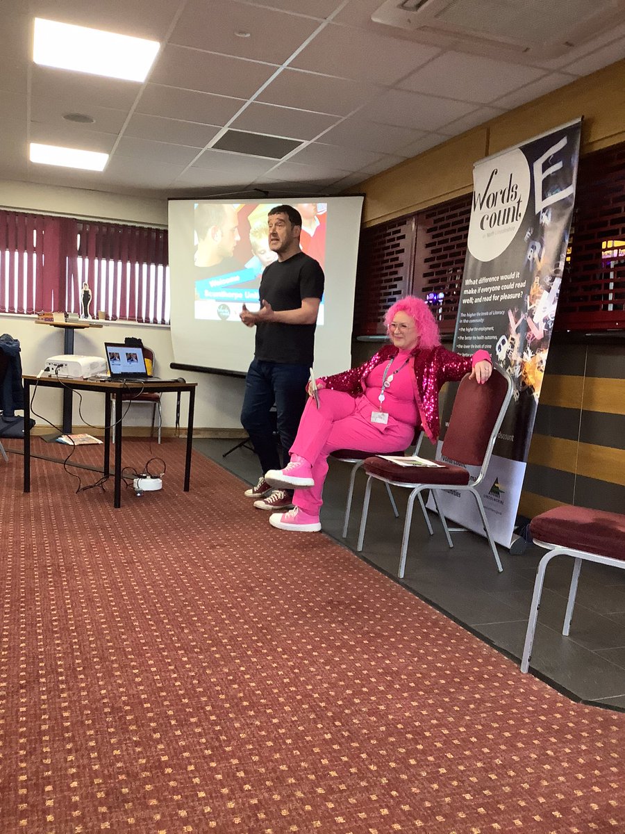 LeysFarm's tweet photo. Some lucky year 5’s are taking part in this years Reading Stars with Scunthorpe United. We had the opportunity to meet @tompalmerauthor and meet two Scunthorpe United players to inspire the children to read through football. #LFJS #LFJSreading #football #ReadingStars https://t.co/V5PVmSdTMX