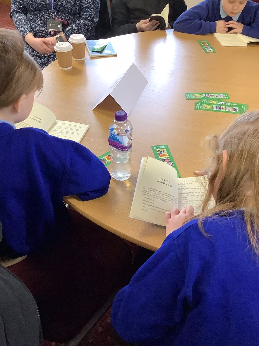 LeysFarm's tweet photo. Some lucky year 5’s are taking part in this years Reading Stars with Scunthorpe United. We had the opportunity to meet @tompalmerauthor and meet two Scunthorpe United players to inspire the children to read through football. #LFJS #LFJSreading #football #ReadingStars https://t.co/V5PVmSdTMX