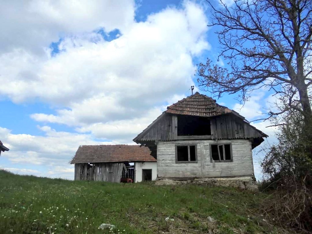Стара кордунашка кућа на Вељуну.