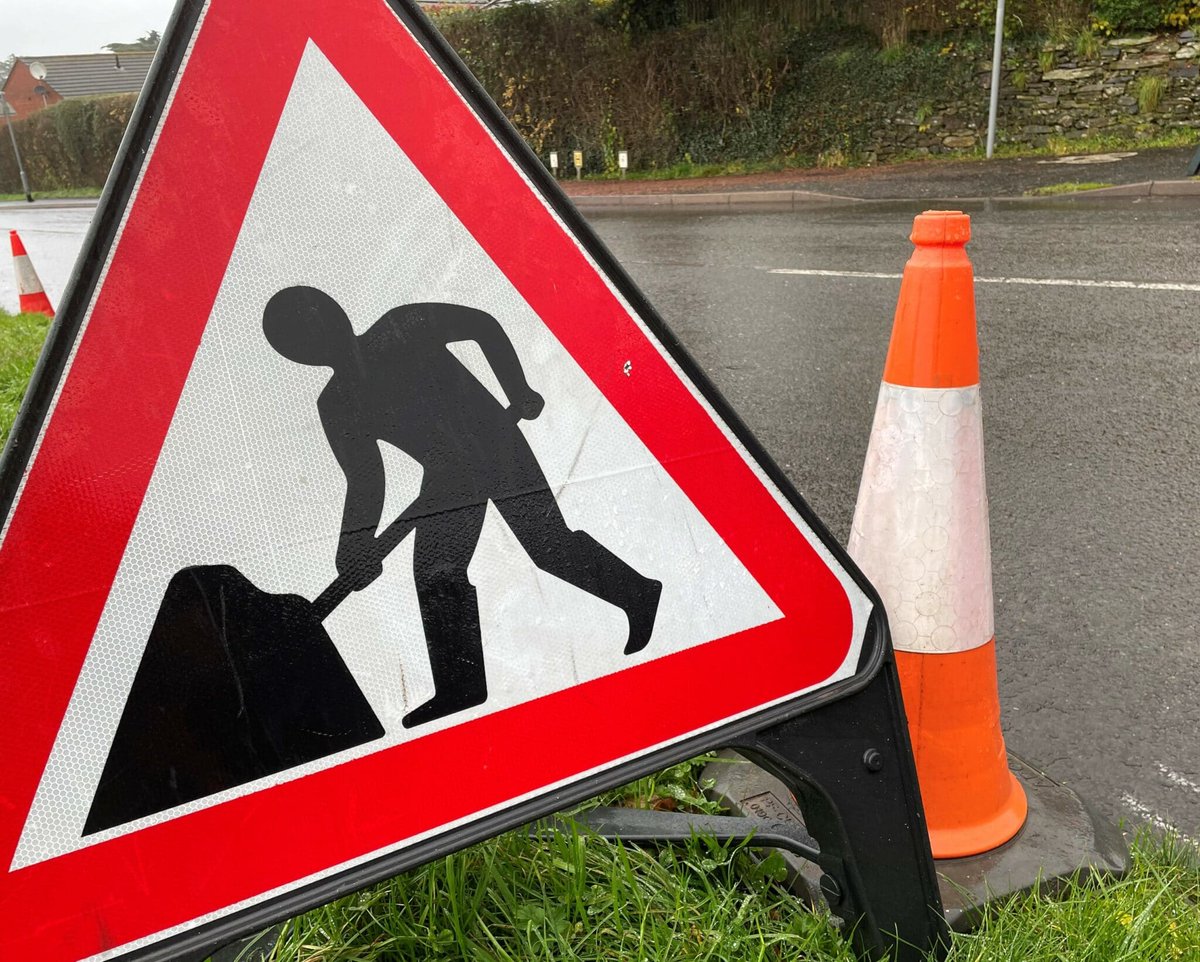 EMERGENCY ROADWORKS IN BRIXHAM Torbay Council have informed that South West Water have put in emergency all day road closures in the following roads until 18th March 2024 to repair burst service pipes * Mount Pleasant Road * Higher Street Diversions are in place.