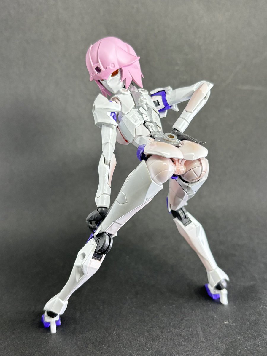 mimoja3hobby's tweet image. 非戦闘愛玩用個体:プリシラ

人類、特に男性用の愛玩・ストレス発散の為に作られた個体。
非力で人間には絶対に勝てないように調整されている。
そのAIは対象へ快楽、征服感等を与える為に最適化されており、ボディも誘惑し、物として扱われる事が至上の悦びと部品単位まで刻まれてある
#メガロマリア