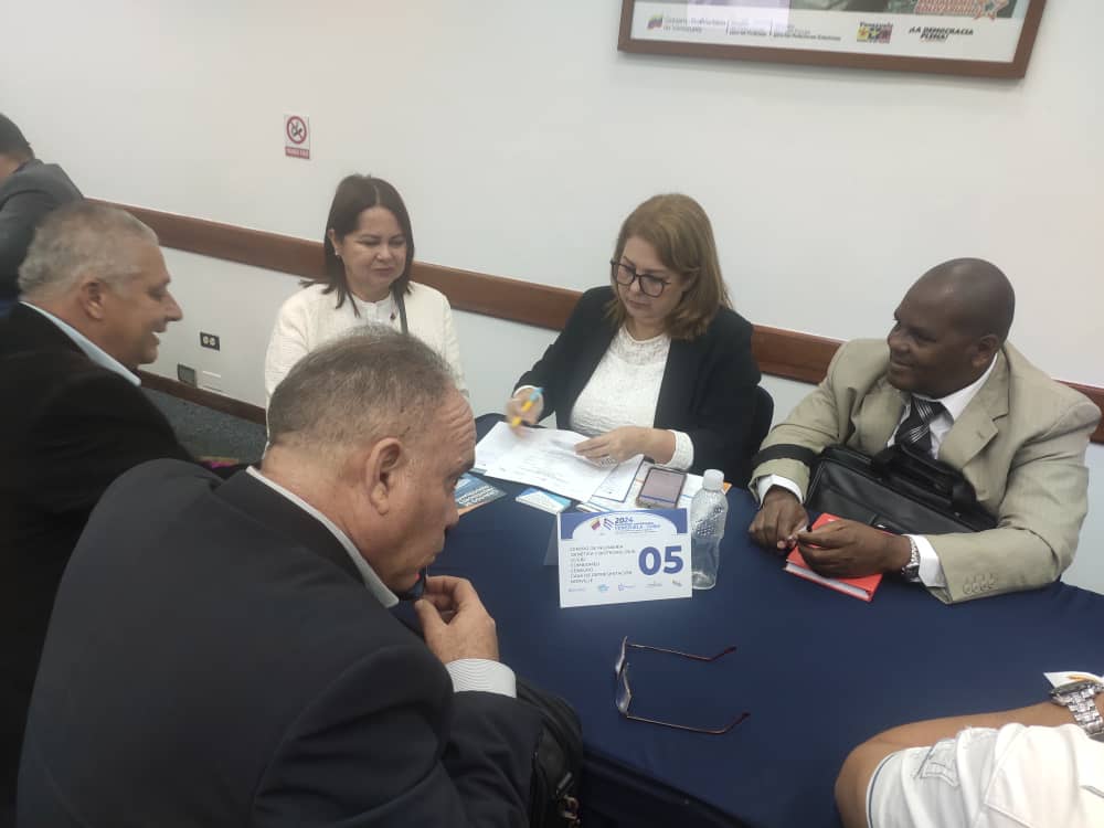 embacubaven's tweet photo. En el segundo día de la Jornada Empresarial #Cuba 🇨🇺 - #Venezuela 🇻🇪, las oportunidades de negocios e intercambio comercial marcaron la agenda. 

El encuentro aglutinó empresarios de los sectores alimentario, industrias, salud, bio farmacéutico, construcción, entre otros. https://t.co/33LCuFjth5