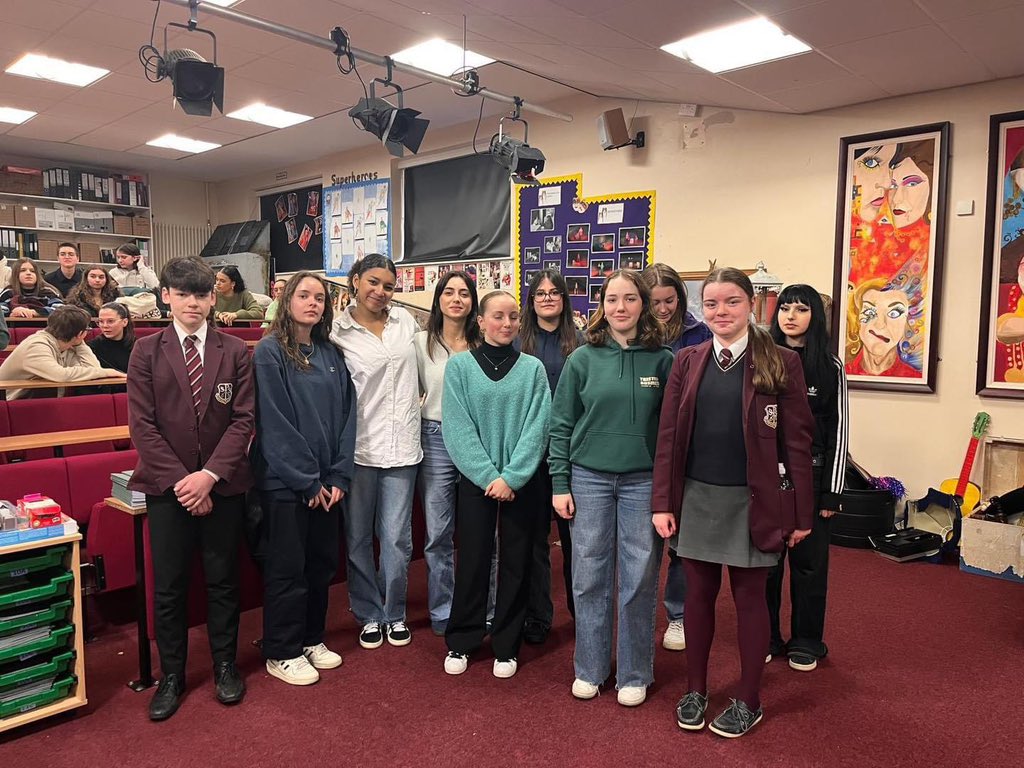 LanguagesSPHS's tweet photo. Yesterday we were delighted to welcome the Lycée Jean Macé from Niort in France back to @stpaulsbbrook 🇫🇷 https://t.co/YTbg1yn3Hh