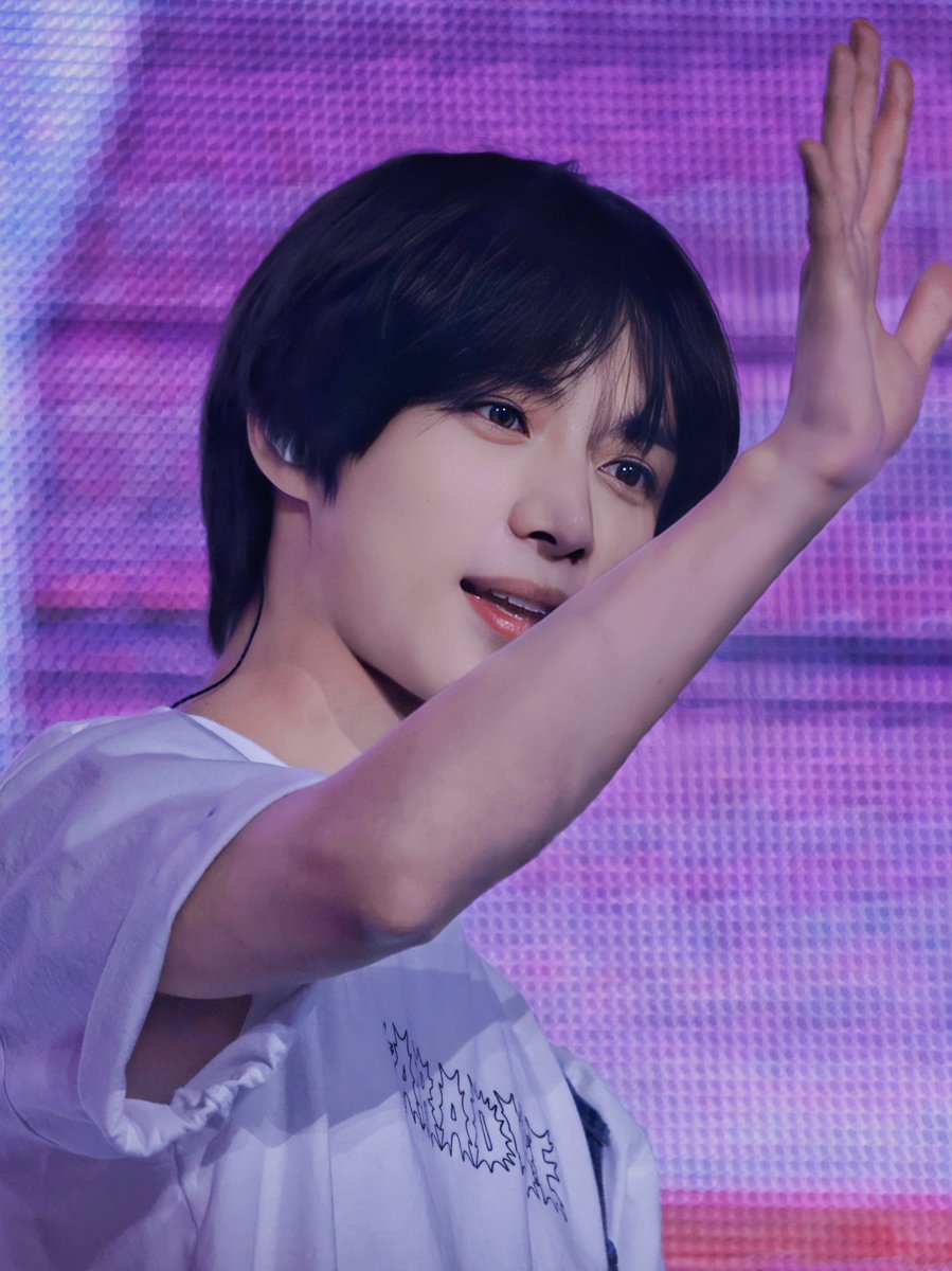13thStars's tweet photo. 240303 fanlive
아가야 너는 귀염둥이야~🎈
#범규 #BEOMGYU #ボムギュ #崔杋圭
#TXT #TOMORROW_X_TOGETHER
#투바투 #투모로우바이투게더 #TXT_5th_Anniversary #fanlive #TXT_2024DREAMWEEK #txtfanlive https://t.co/Z5VkJURsGw