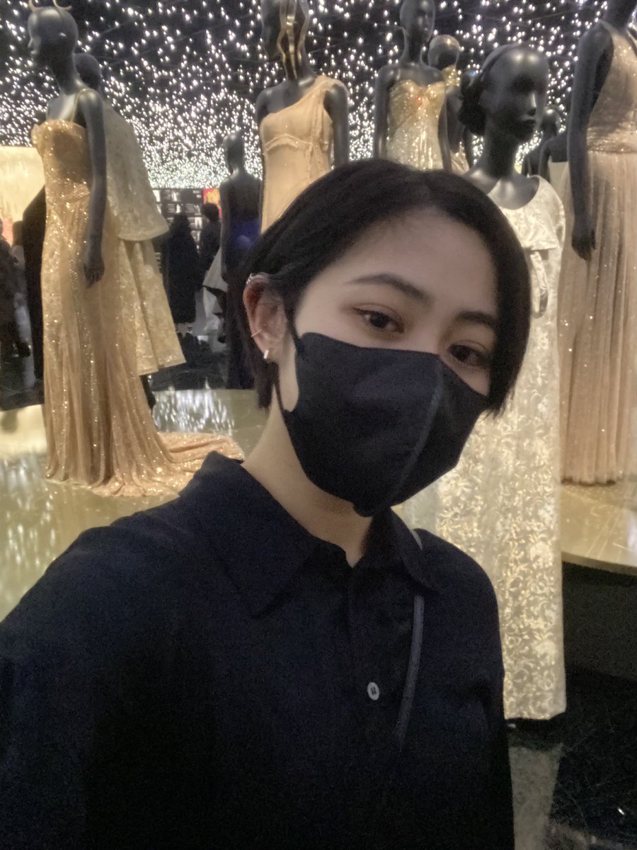 sa_sha3_'s tweet photo. 今日もお疲れ様です！🐈

最近撮った自撮り。
髪短い時からやっぱりシャツ好きなんだよね。 https://t.co/LOpT6BmzVZ