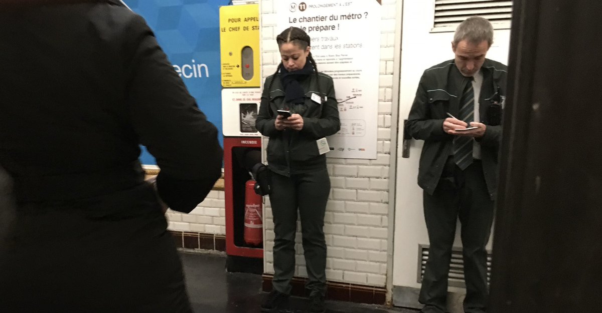 Mediavenir's tweet photo. 🚇🇫🇷 FLASH - Les contrôleurs de la #RATP touchent 10% des recettes des amendes payées sur place. (Le Parisien) https://t.co/j3T9qZgmD3