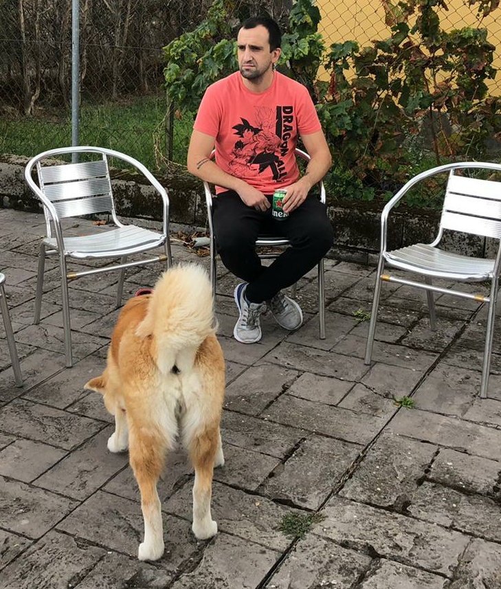 Este jueves actúo en Madrid y llevo vendidas 13 putas entradas. Si, así es, no me escondo.
Venga, Tuiter (soy de antaño) haz tu magia y ayúdame a vender entradas, que soy gracioso, ¡joder!
🛑ENTRADAS: traslarisa.es/movies/dario-m…