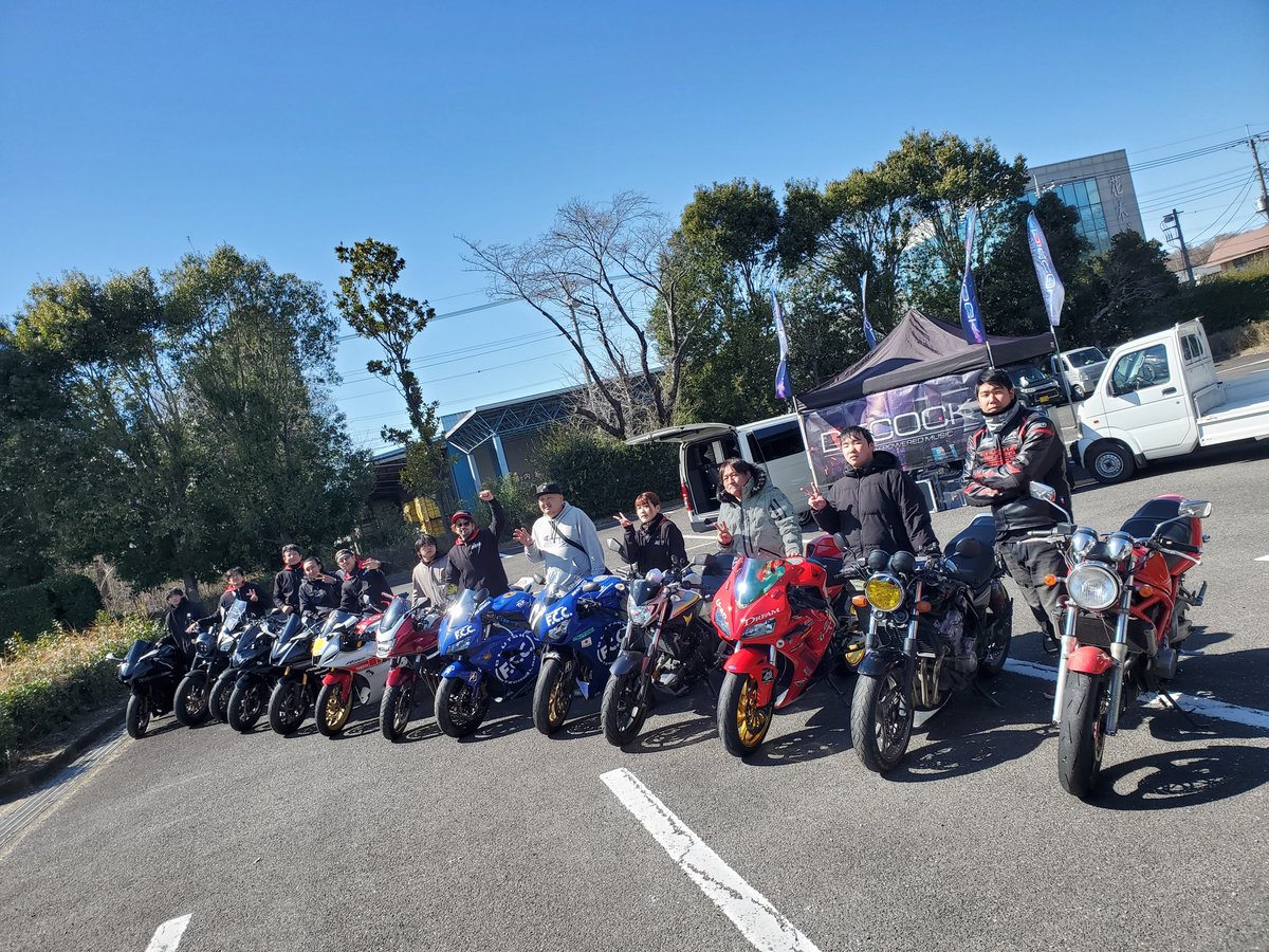 D9Japan's tweet photo. 魔人杯！
いい天気でした😎👍
バイクの事はわかりませんが🏍
#魔人杯
#bdash
#bdashsound 
#diecock
#select101 
#perorist
#castamcar 
#castambike https://t.co/7MXbqXH9ad