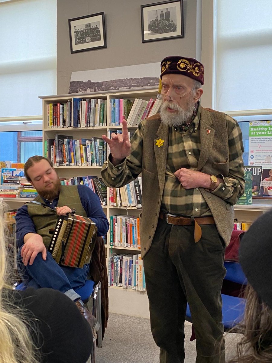 Taffy Thomas and Mossy Christian enchanting the audience in Passage West this morning. Join them, Maria Gillen, Eve Telford and Jimmy Crowley in Cobh Library this afternoon at 2pm for Tales and Tunes.