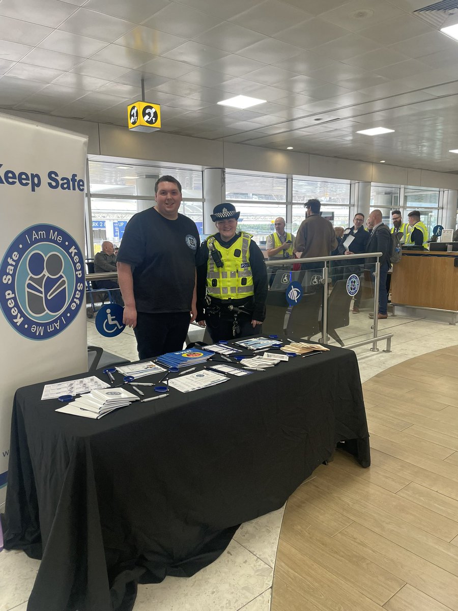 PC Claire Bysouth, Kieran, and Aimee are in Glasgow Airport today until 2pm to raise awareness of the #KeepSafeInitiative, pop along for a friendly chat and some more information #WeSupportKeepSafe 💙✨